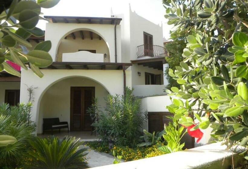 اتاق استاندارد چهار تخته, Borgo Eolie