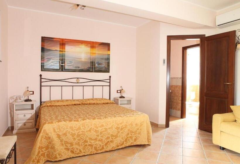 اتاق استاندارد سه نفره, Borgo Eolie