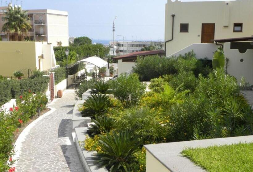 Economy Triple Room, Borgo Eolie