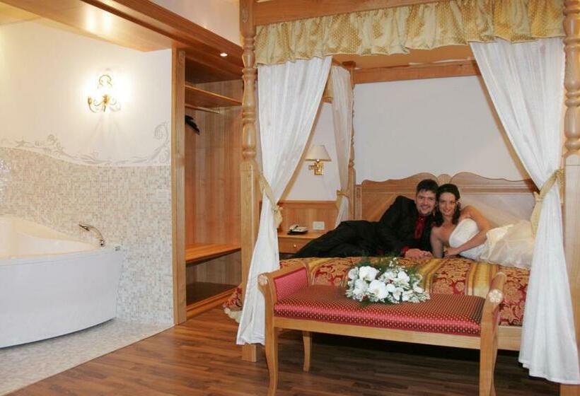 سوییت جونیور, Cavallino Lovely