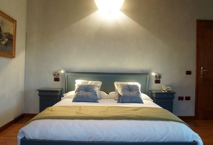 اتاق استاندارد سه تخته با چشم‌انداز, La Tavernetta Al Castello