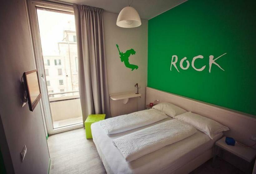 Chambre Standard, Nologo