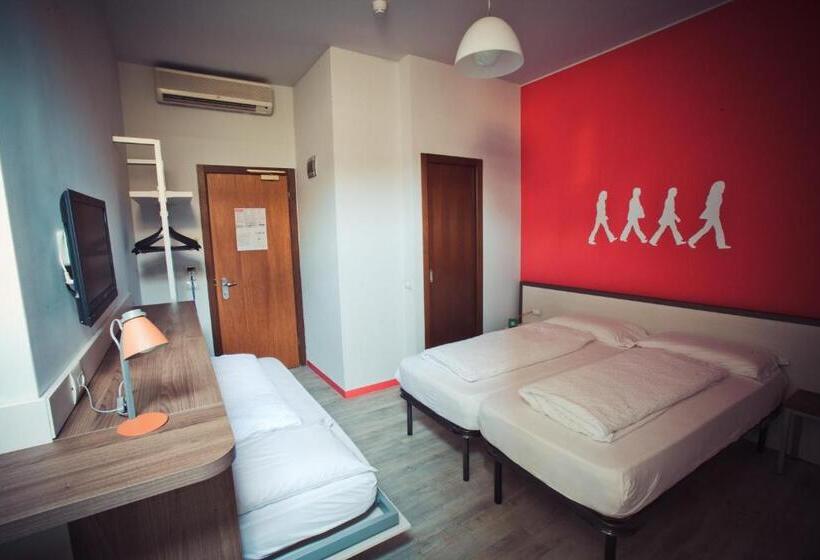 Chambre Triple Standard, Nologo