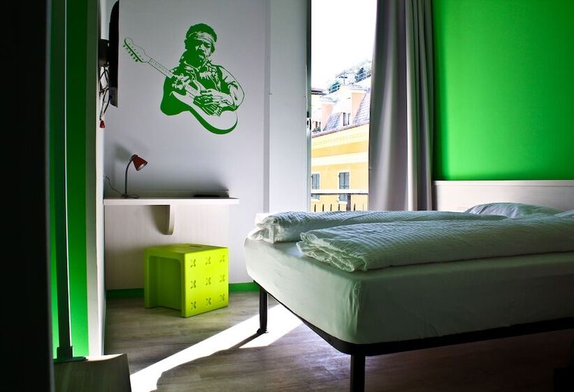 Chambre Standard, Nologo