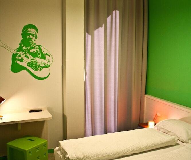 Chambre Standard, Nologo