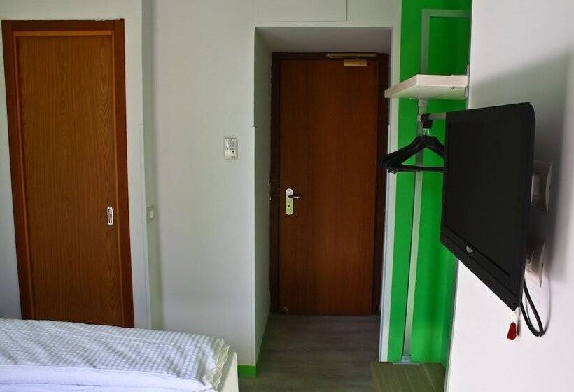 Chambre Standard, Nologo