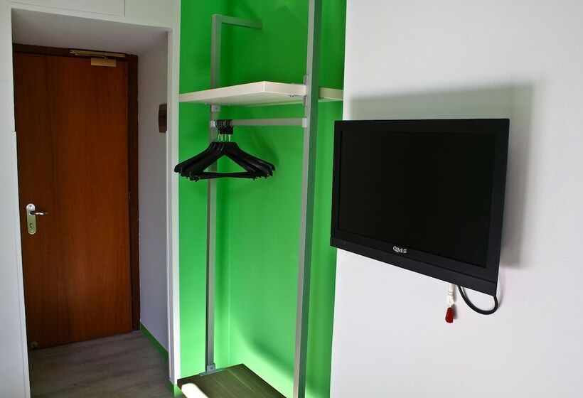 Chambre Standard, Nologo