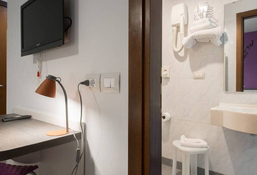 Chambre Standard, Nologo