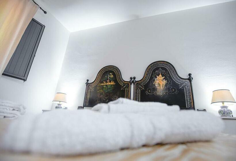 اتاق استاندارد, Nuovo Castello Crisilio