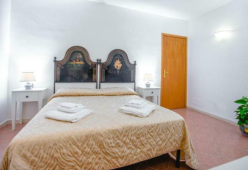 اتاق استاندارد, Nuovo Castello Crisilio