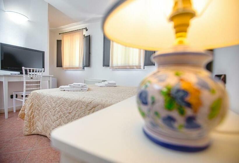 اتاق استاندارد, Nuovo Castello Crisilio