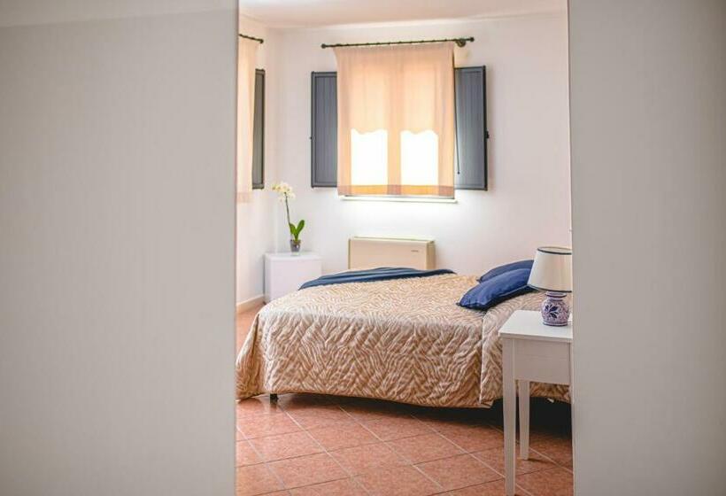 اتاق استاندارد, Nuovo Castello Crisilio
