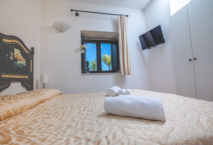 اتاق عادی, Nuovo Castello Crisilio