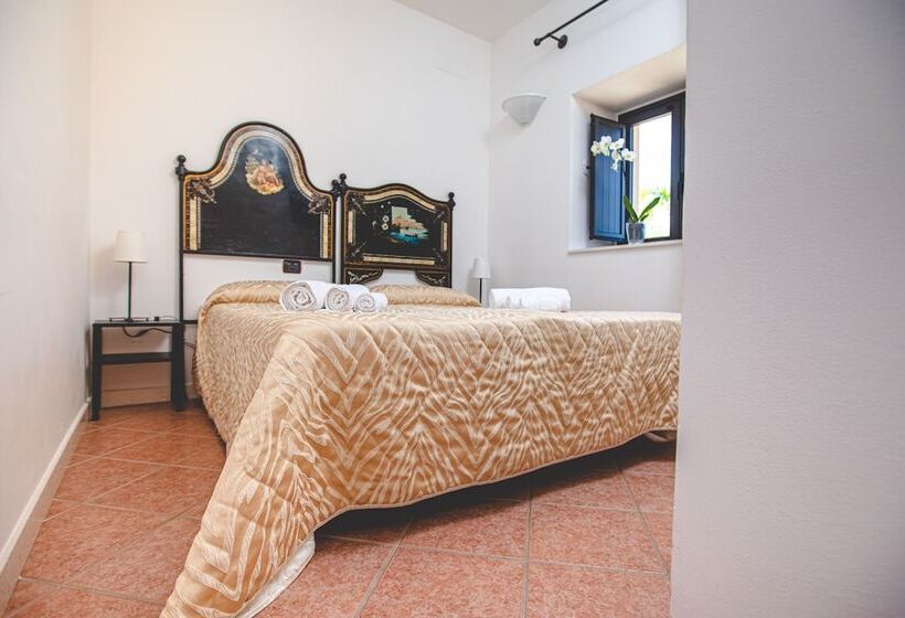 اتاق عادی, Nuovo Castello Crisilio