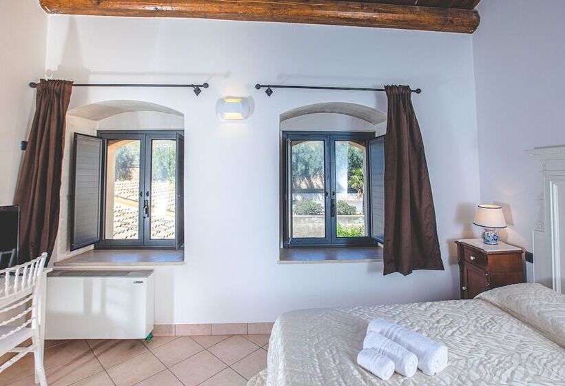 اتاق استاندارد, Nuovo Castello Crisilio