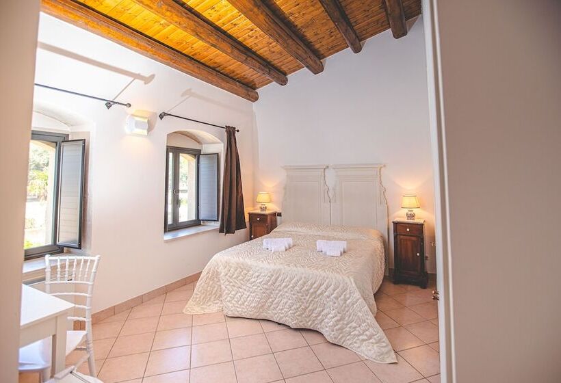 اتاق استاندارد, Nuovo Castello Crisilio