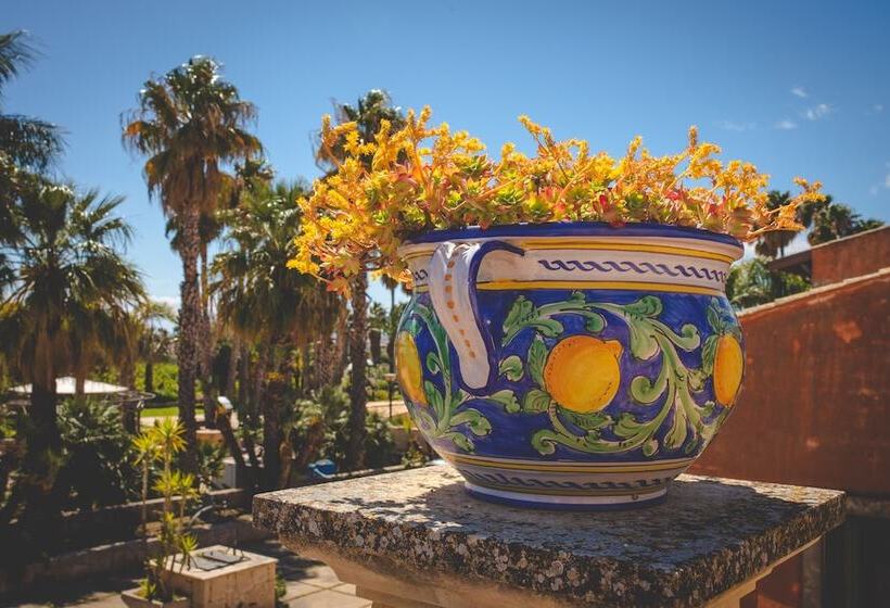اتاق استاندارد با تراس, Nuovo Castello Crisilio