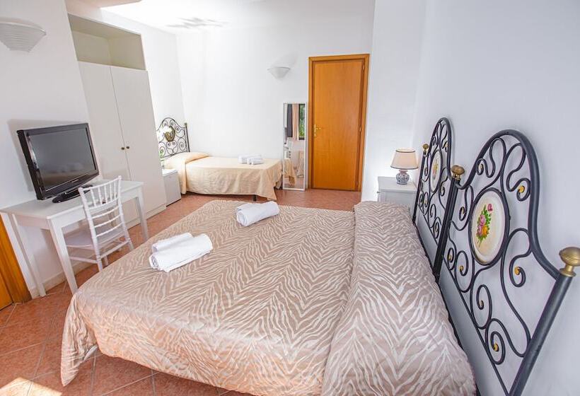 اتاق استاندارد سه نفره, Nuovo Castello Crisilio