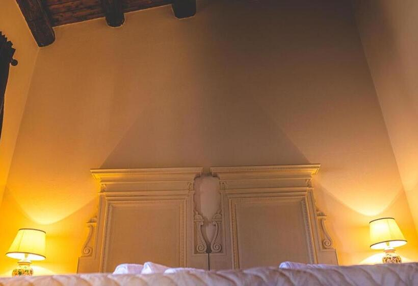 اتاق استاندارد, Nuovo Castello Crisilio