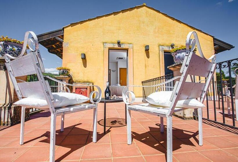 اتاق استاندارد با تراس, Nuovo Castello Crisilio
