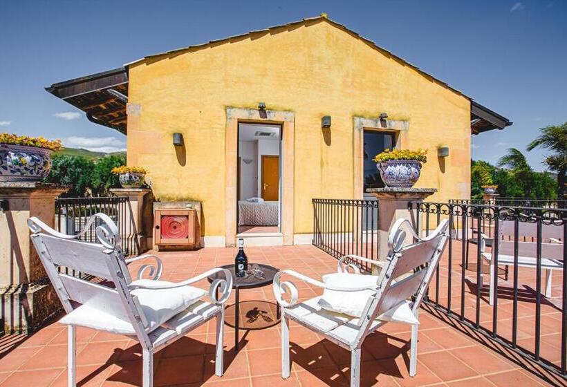 اتاق استاندارد با تراس, Nuovo Castello Crisilio