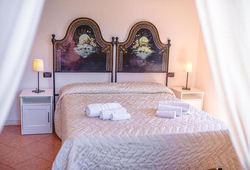 اتاق استاندارد با تراس, Nuovo Castello Crisilio