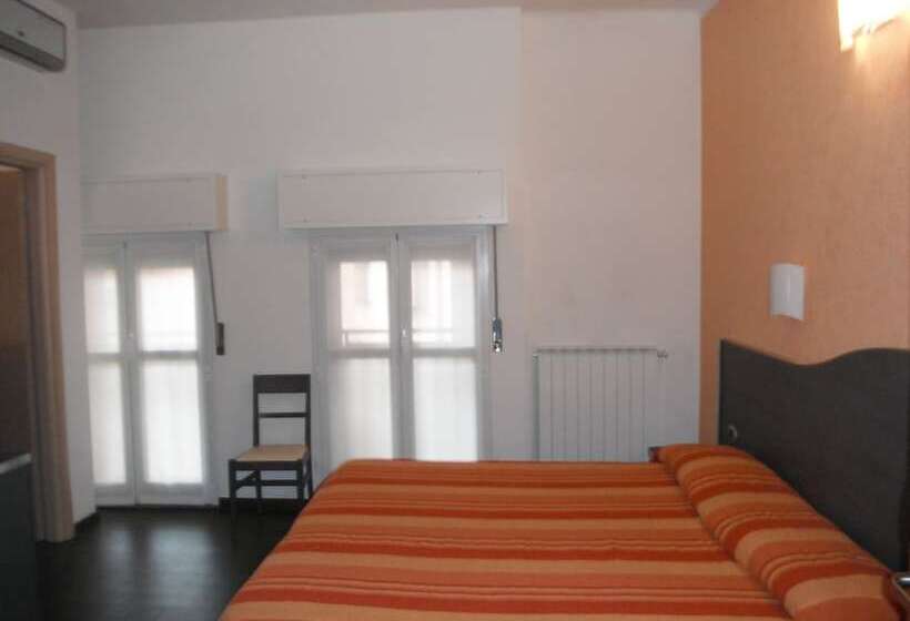 اتاق استاندارد, Renato
