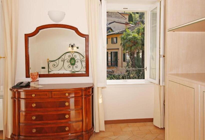 استودیوی استاندارد, Residence La Limonera