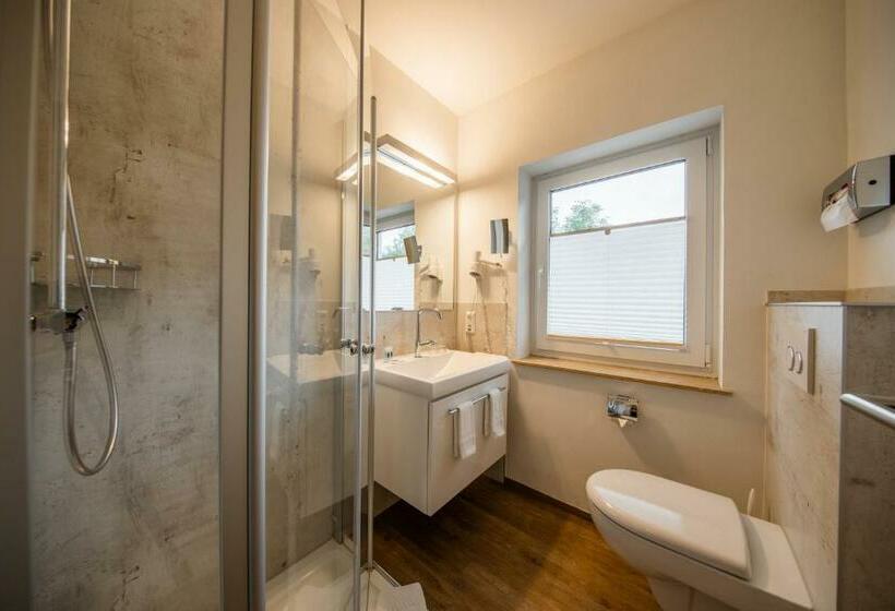 اتاق استاندارد یک نفره, Landkomfort Hotel Elsenmann
