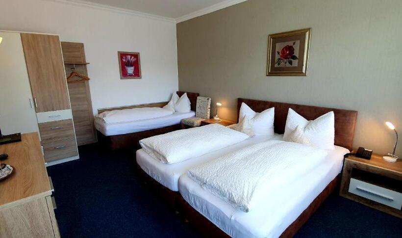 اتاق استاندارد سه نفره, Sevda S Hotel Garni Weinforth