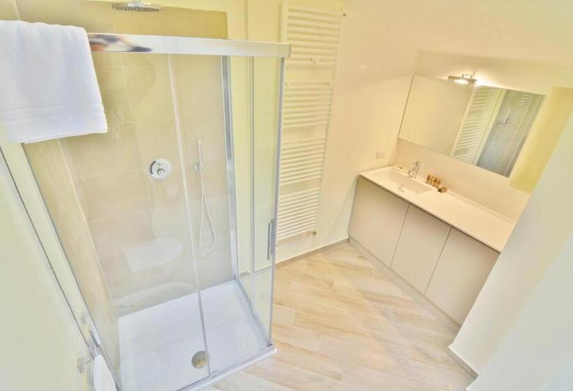 1 Bedroom Penthouse Apartment, Aromi Piccolo