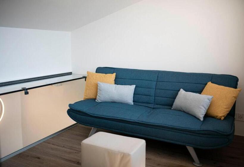 1 Bedroom Apartment Lake View, Aromi Piccolo