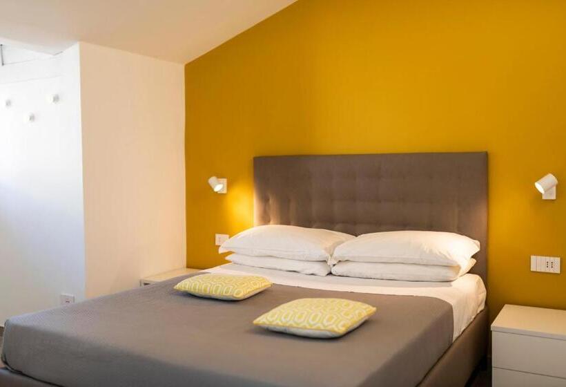 1 Bedroom Apartment Lake View, Aromi Piccolo