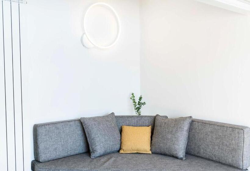 1 Bedroom Apartment Lake View, Aromi Piccolo