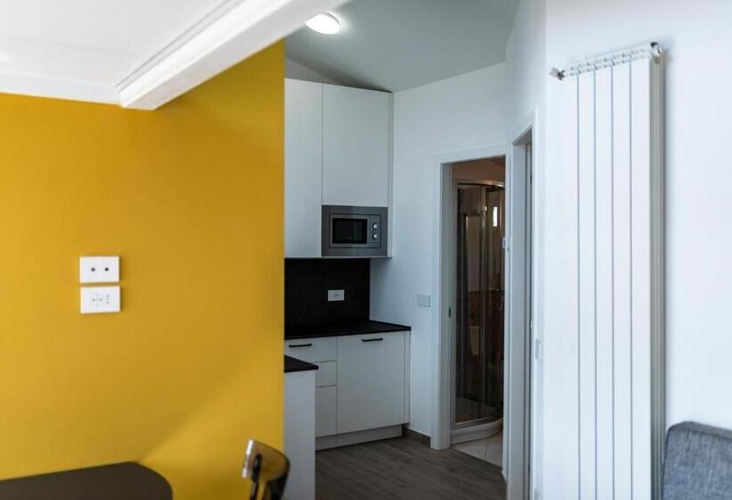 1 Bedroom Apartment Lake View, Aromi Piccolo
