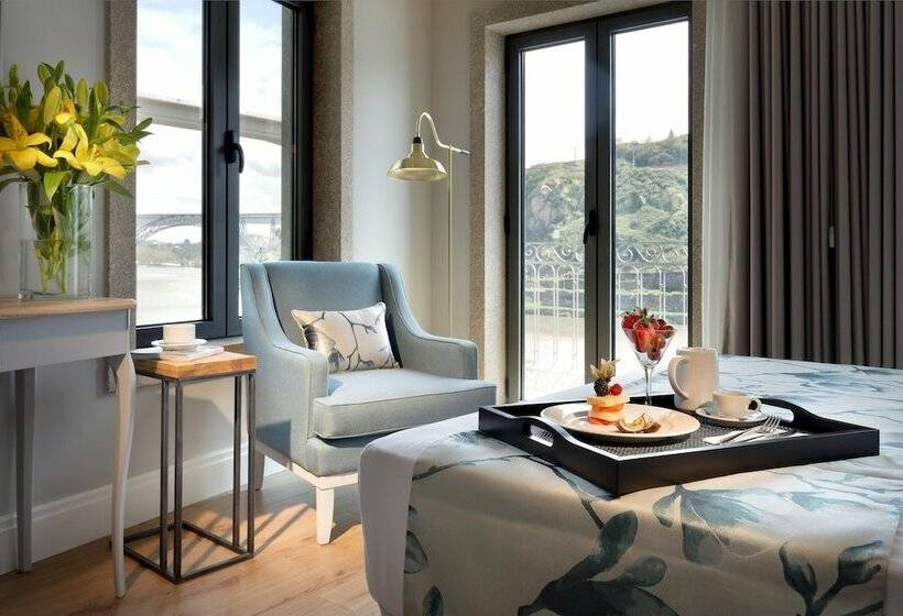 جناح جونيور, Eurostars Porto Douro