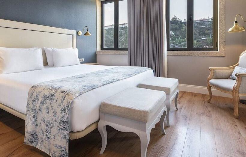 اتاق خانوادگی, Eurostars Porto Douro