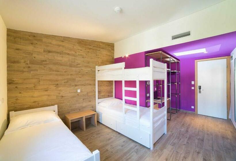 Triple Standard Room with Bunk Beds, Hostel Link