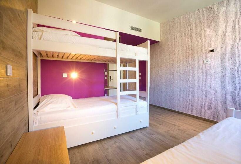 Triple Standard Room with Bunk Beds, Hostel Link