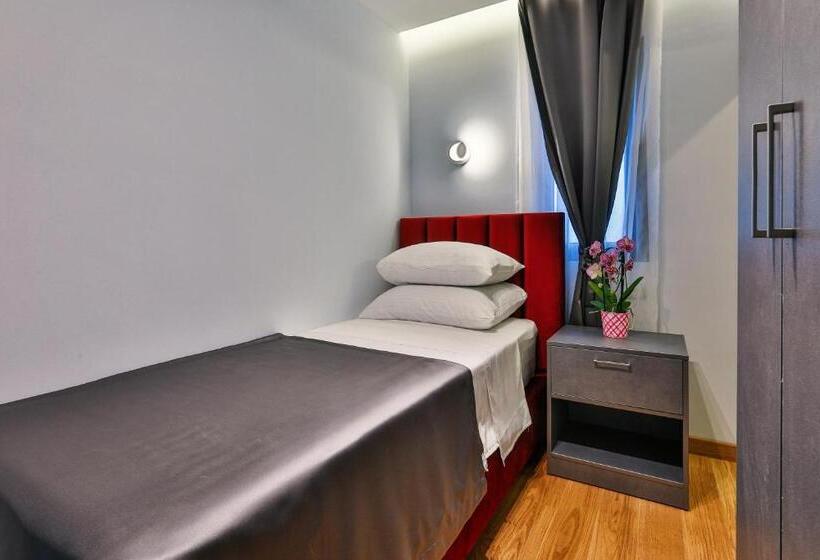 Single Deluxe Room, M