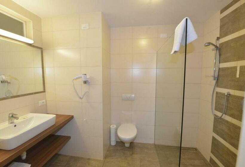 اتاق استاندارد, Molaris Lodge