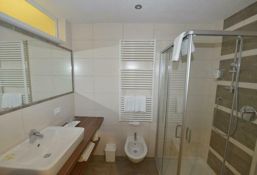 اتاق استاندارد, Molaris Lodge