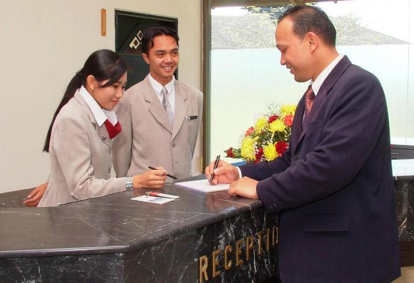 سوییت خانوادگی, Sibayak Internasional