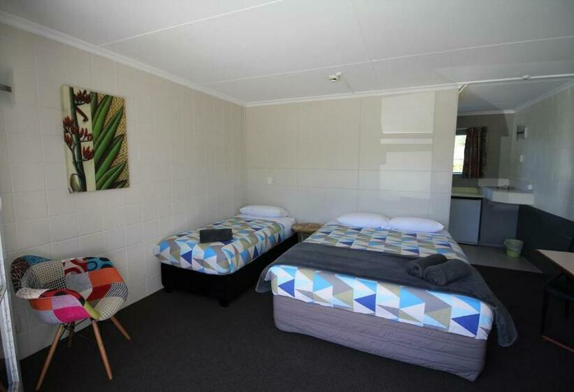 اتاق استاندارد سه نفره, Te Anau Lakefront Backpackers