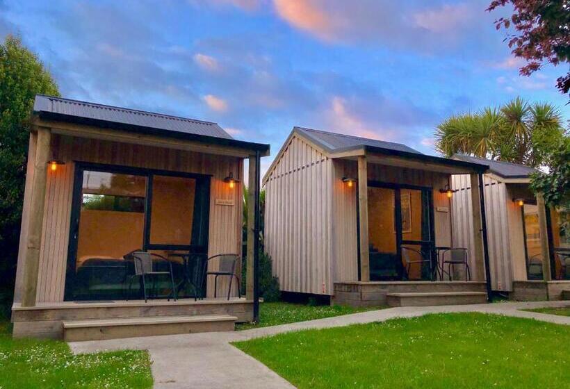 کابین, Te Anau Lakefront Backpackers