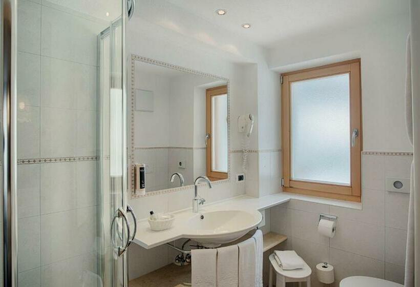 اتاق استاندارد با بالکن, Villa Eden