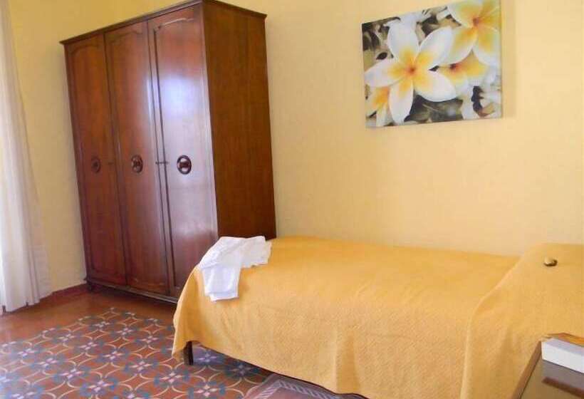 اتاق استاندارد یک نفره, Villa Mafalda