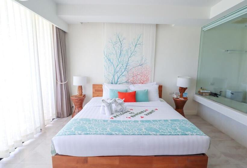 اتاق لوکس با چشم‌انداز دریا, Bandara Phuket Beach Resort