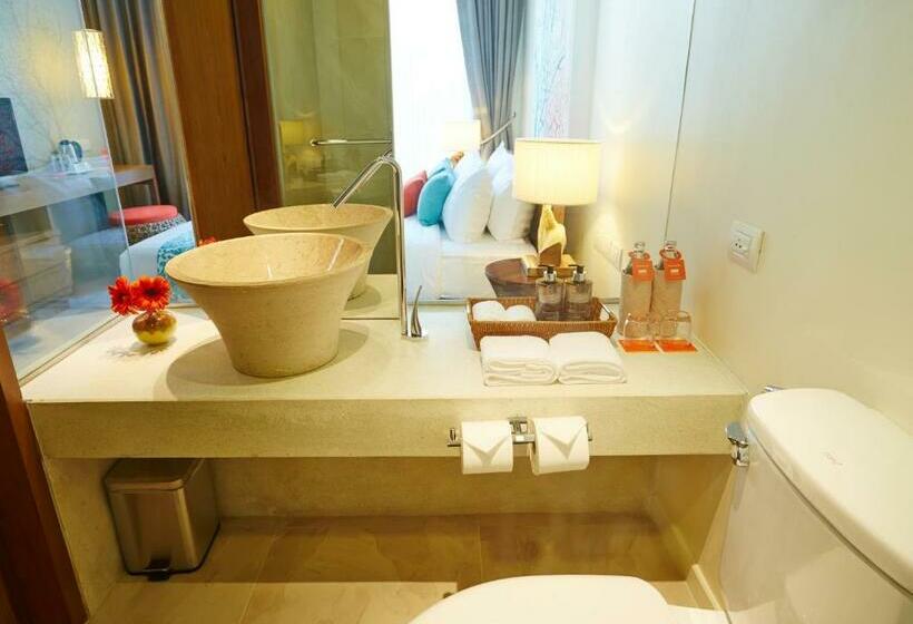 带阳台的豪华间, Bandara Phuket Beach Resort