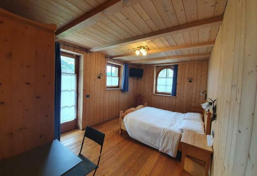 اتاق سوپریور سه تخته, Chalet Val Di Rabbi